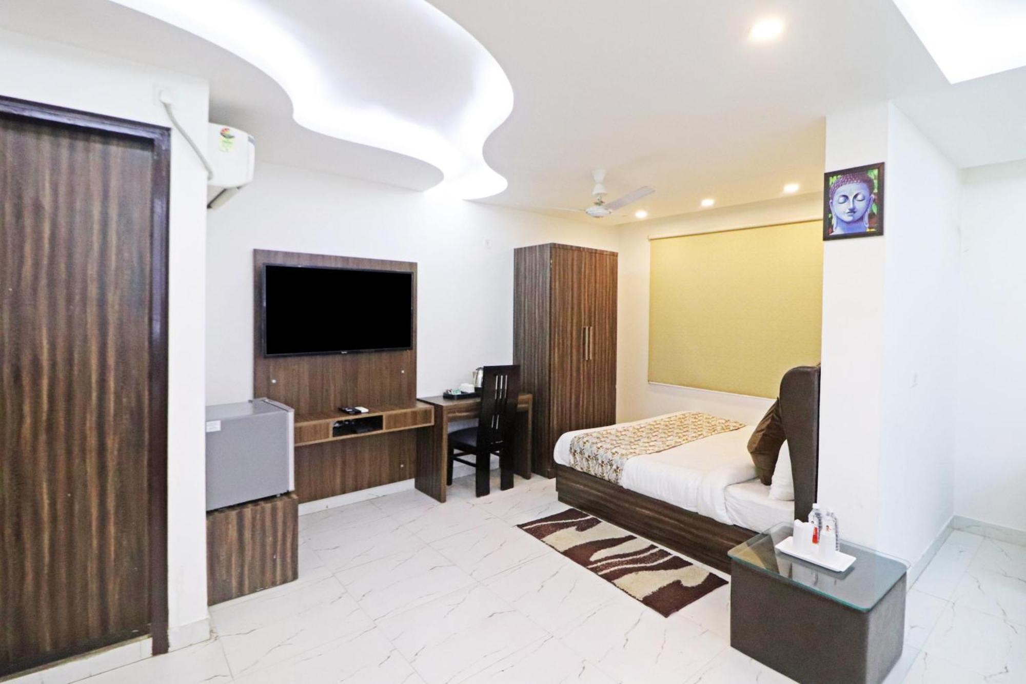Hotel Mayda Prime Near Delhi Airport ニューデリー エクステリア 写真