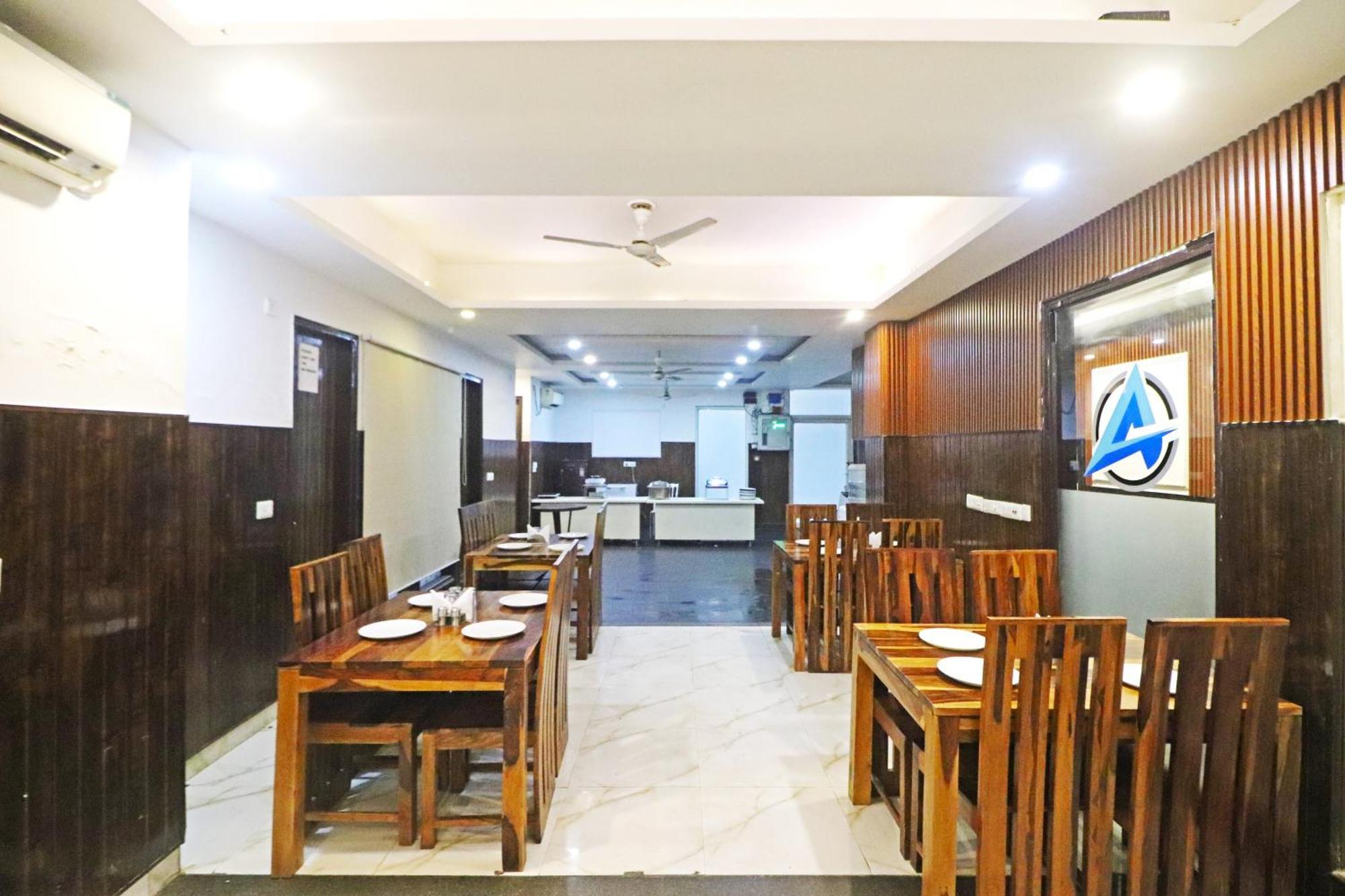 Hotel Mayda Prime Near Delhi Airport ニューデリー エクステリア 写真