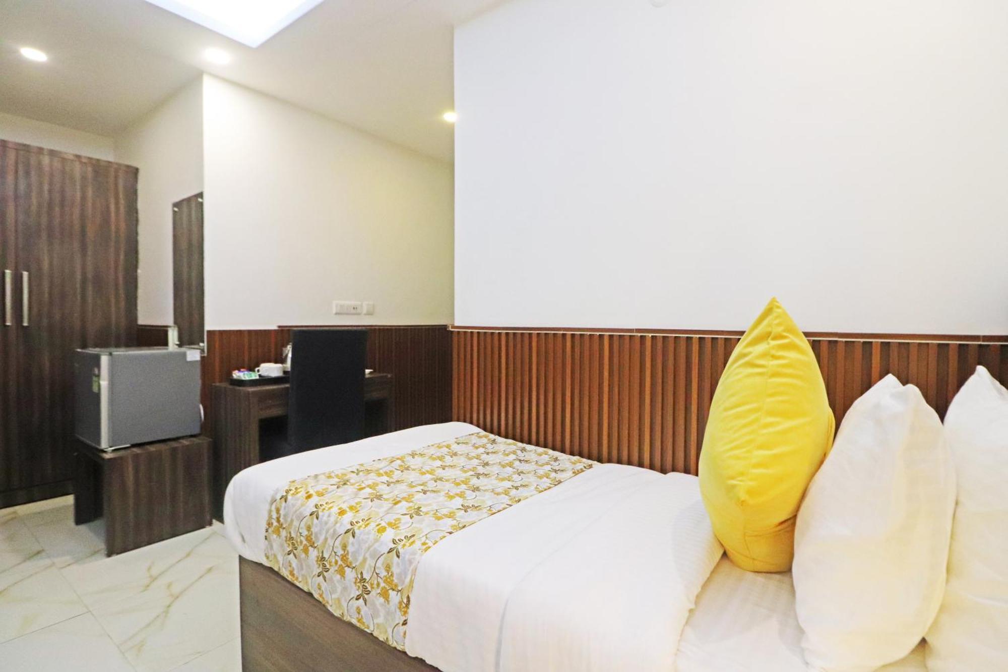 Hotel Mayda Prime Near Delhi Airport ニューデリー エクステリア 写真