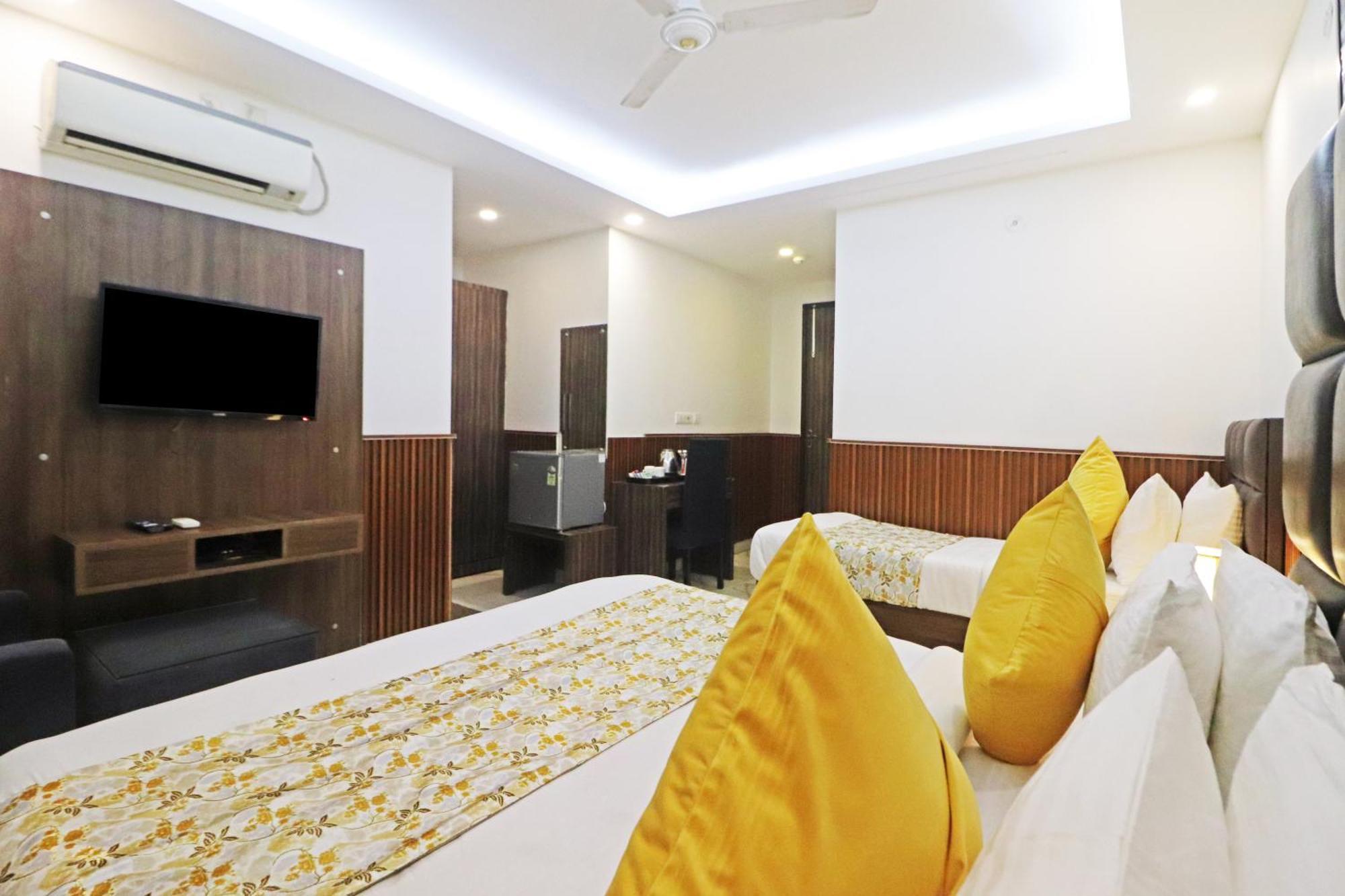 Hotel Mayda Prime Near Delhi Airport ニューデリー エクステリア 写真