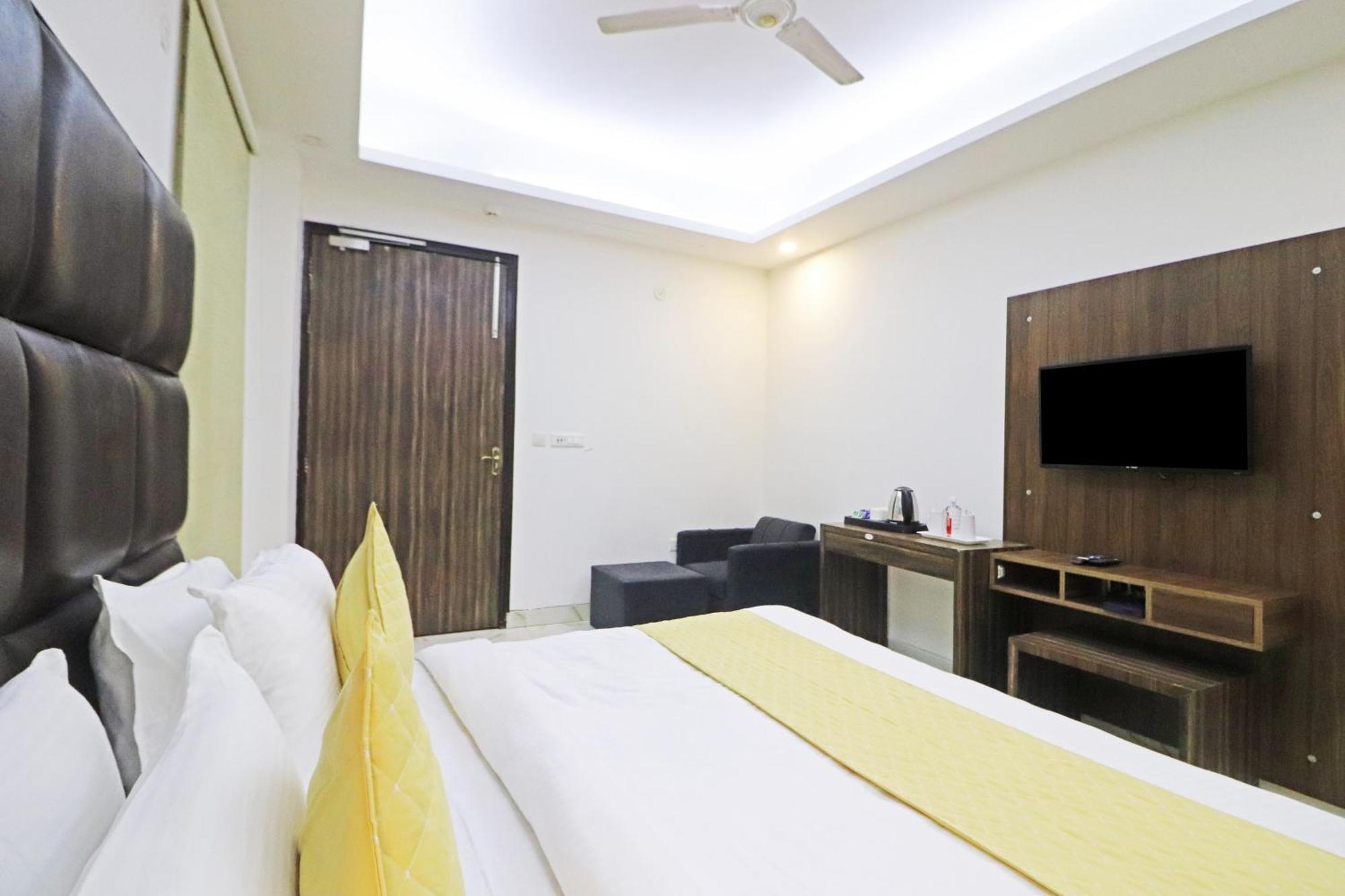 Hotel Mayda Prime Near Delhi Airport ニューデリー エクステリア 写真