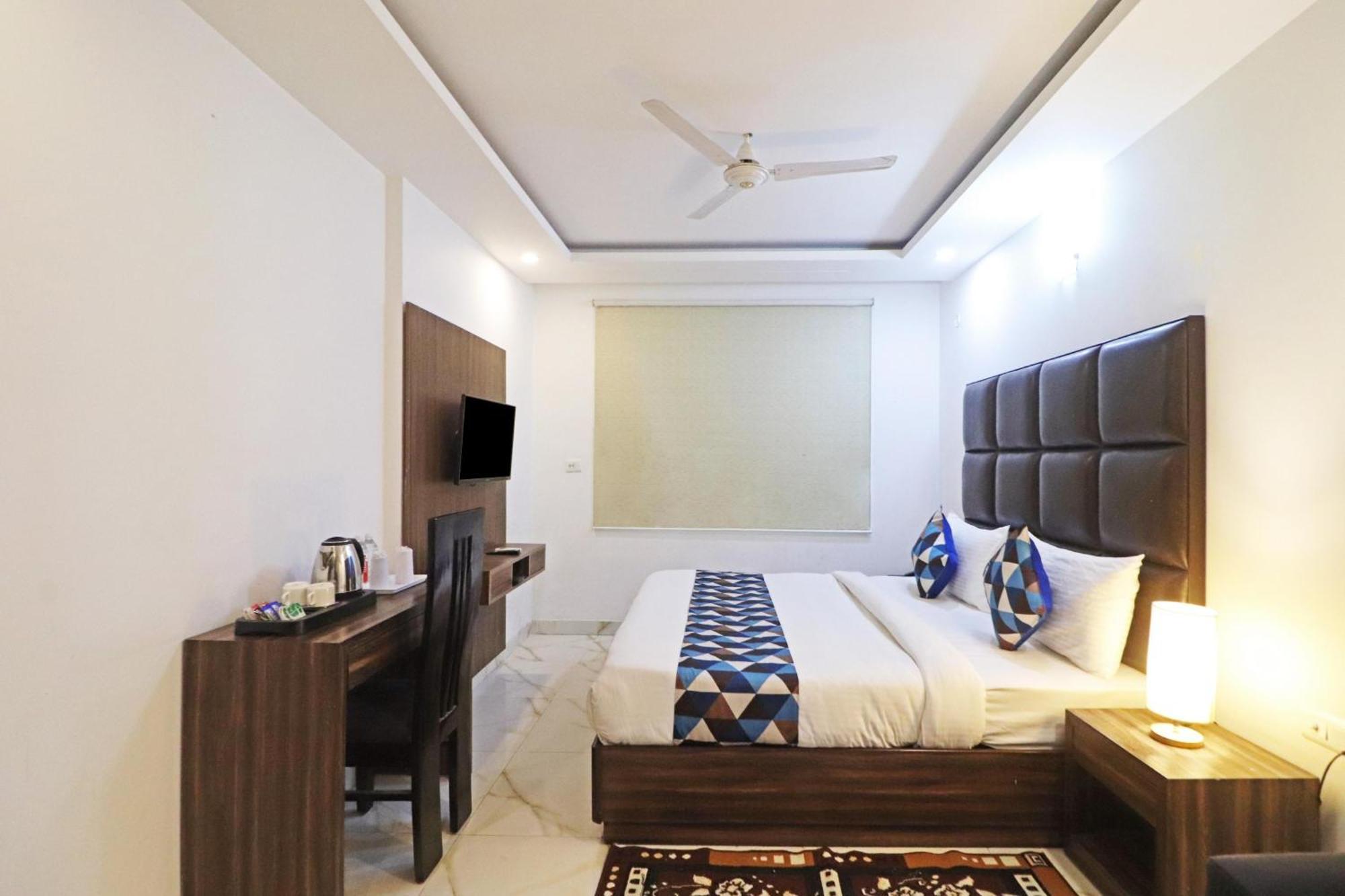 Hotel Mayda Prime Near Delhi Airport ニューデリー エクステリア 写真