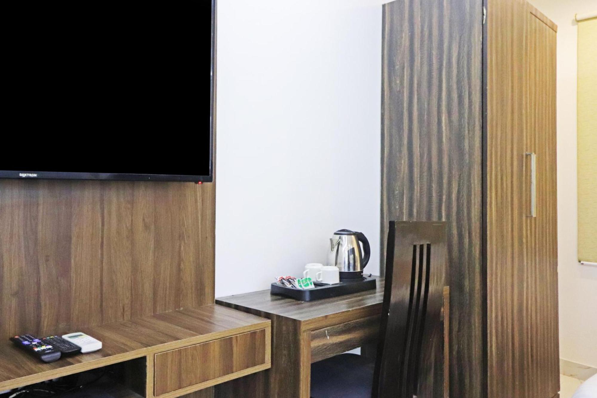Hotel Mayda Prime Near Delhi Airport ニューデリー エクステリア 写真