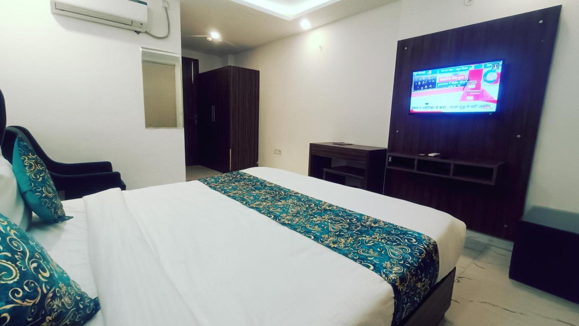 Hotel Mayda Prime Near Delhi Airport ニューデリー エクステリア 写真